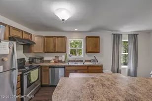 207 Game Ln, Blakeslee, PA 18610 - Photo 8