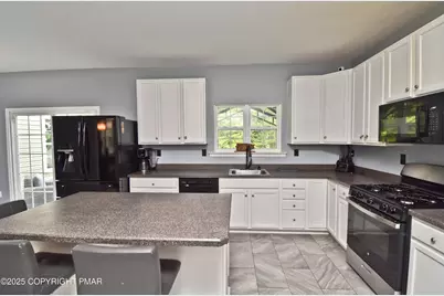  387 Shawnee Valley Drive, East Stroudsburg, PA 18302 - Photo 18