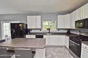 387 Shawnee Valley Dr, East Stroudsburg, PA 18302 - Photo 18