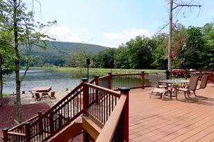 336 W Lake Valley Dr, Hazleton, PA 18202 - Photo 4