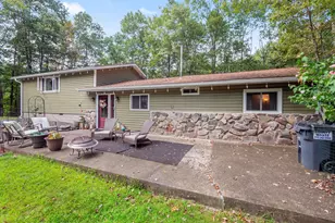 349 Carnation Rd, East Stroudsburg, PA 18302 - Photo 2