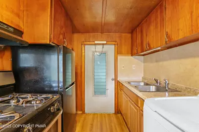  1 Oakland Avenue, East Stroudsburg, PA 18301 - Photo 10