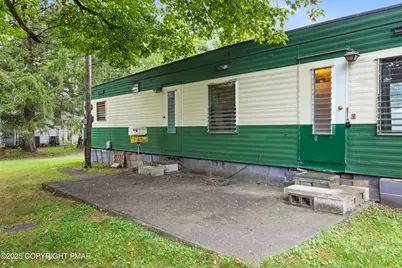  1 Oakland Avenue, East Stroudsburg, PA 18301 - Photo 4