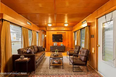  1 Oakland Avenue, East Stroudsburg, PA 18301 - Photo 6