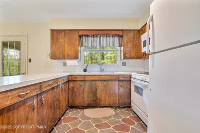  129 Winona Road, Mount Pocono, PA 18344 - Photo 18