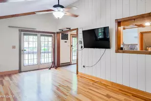 255 Mountain View Dr, Pocono Lake, PA 18347 - Photo 22