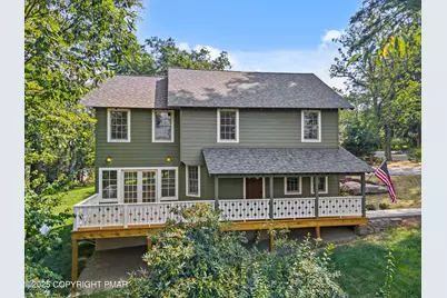  136 Falls Drive, Buck Hill Falls, PA 18323 - Photo 4