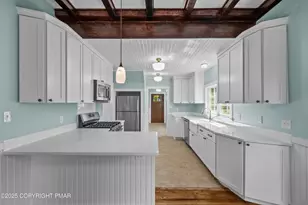 136 Falls Dr, Buck Hill Falls, PA 18323 - Photo 18