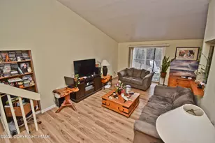 338 Coolbaugh Rd, East Stroudsburg, PA 18302 - Photo 4