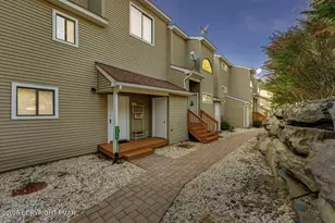 3305 Windermere Dr, Bushkill, PA 18324 - Photo 2