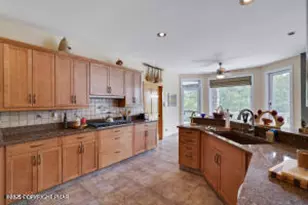 17 Cricket Hill Rd, Hawley, PA 18428 - Photo 22