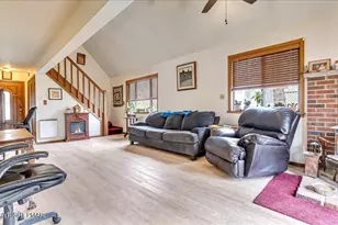 7924 Sleepy Hollow Dr, Tobyhanna, PA 18466 - Photo 4