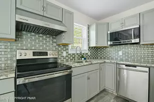2554 Waterfront Dr, Tobyhanna, PA 18466 - Photo 10