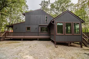 103 Ashley Ct, Bushkill, PA 18324 - Photo 2