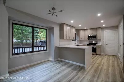  103 Ashley Court, Bushkill, PA 18324 - Photo 8