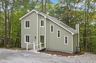 159 Manchester Dr, Bushkill, PA 18324 - Photo 1