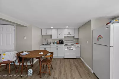  412 N 8th Street, Stroudsburg, PA 18360 - Photo 12