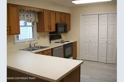  124 Eaglesmere Circle #20, East Stroudsburg, PA 18301 - Photo 20