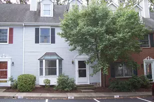 124 Eaglesmere Cir, East Stroudsburg, PA 18301 - Photo 2