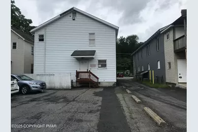  364 N Courtland Street, East Stroudsburg, PA 18301 - Photo 2