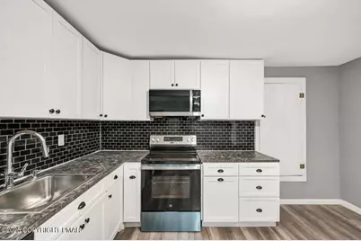  128 E Broad Street, Tamaqua, PA 18252 - Photo 28