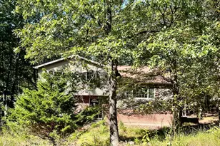 2210 Exeter Ct, Bushkill, PA 18324 - Photo 2