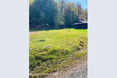  114 Riverside Drive, Greentown, PA 18426 - Photo 4