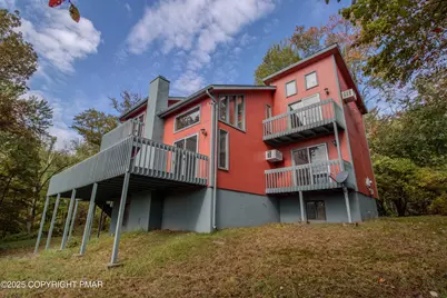  1142 Yorkshire Lane, Bushkill, PA 18324 - Photo 1
