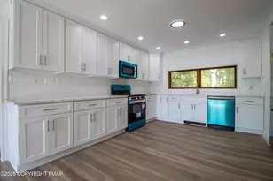 1142 Yorkshire Ln, Bushkill, PA 18324 - Photo 2