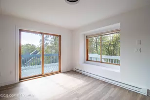 1142 Yorkshire Ln, Bushkill, PA 18324 - Photo 12