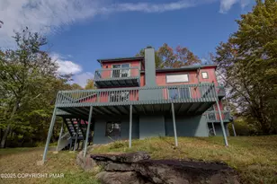 1142 Yorkshire Ln, Bushkill, PA 18324 - Photo 2