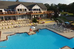 1142 Yorkshire Ln, Bushkill, PA 18324 - Photo 70