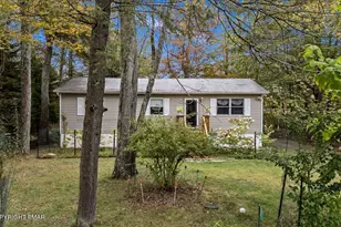 1167 Trapper Ln, Pocono Summit, PA 18346 - Photo 32