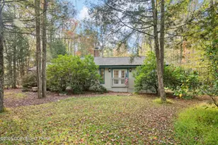 136 Split Rock Ln, Pocono Pines, PA 18350 - Photo 2