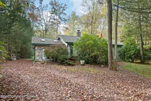 136 Split Rock Ln, Pocono Pines, PA 18350 - Photo 4