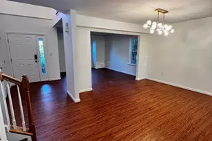 2146 Bedford Dr, Bushkill, PA 18324 - Photo 10