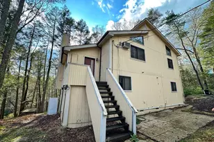 207 Manchester Dr, Bushkill, PA 18324 - Photo 2