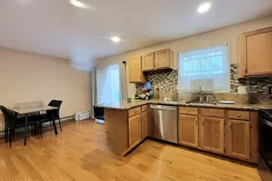 877 Country Pl Dr, Tobyhanna, PA 18466 - Photo 4