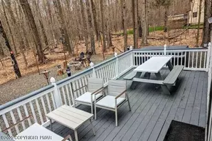 877 Country Pl Dr, Tobyhanna, PA 18466 - Photo 16