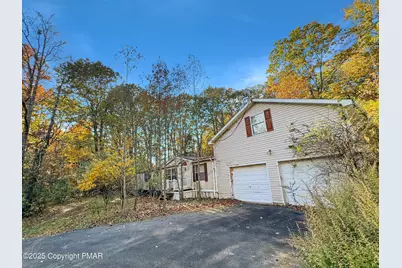  228 Victory Lane, Stroudsburg, PA 18360 - Photo 2