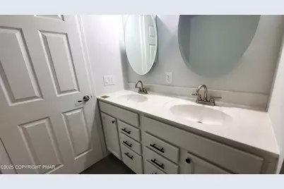  133 Mountain Drive, Greentown, PA 18426 - Photo 14