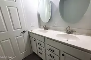 133 Mountain Dr, Greentown, PA 18426 - Photo 14