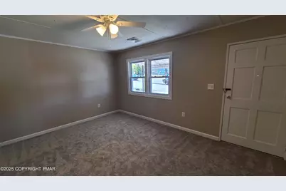  194 Broad Street, Stroudsburg, PA 18360 - Photo 4