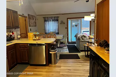  945 Country Place Drive Drive, Tobyhanna, PA 18466 - Photo 14