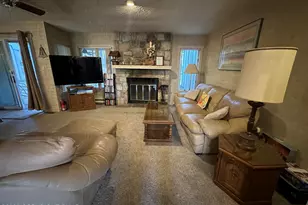 844 Crest Pines Ln, Pocono Pines, PA 18350 - Photo 12