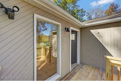  542 Post Hill Road, Henryville, PA 18332 - Photo 4