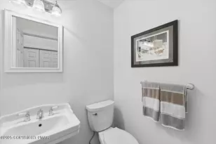 702 Fawn Cir, Buck Hill Falls, PA 18323 - Photo 16