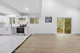 9554 Jasmine Dr, Tobyhanna, PA 18466 - Photo 6