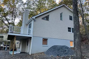 2096 Scarborough Way, Middle Smithfield, PA 18324 - Photo 2