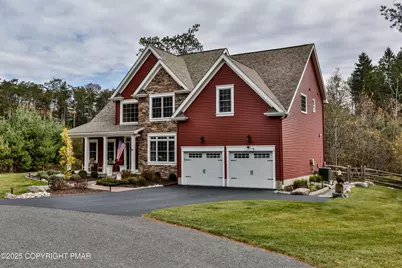  105 Cambridge Court, Blakeslee, PA 18610 - Photo 2